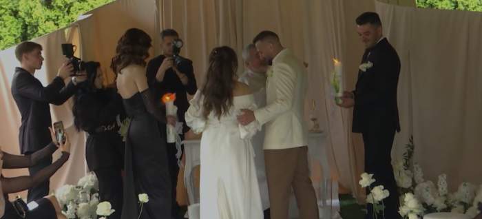 Imagini superbe de la cununia religioasă a Francescăi și a lui Cristi de la Insula iubirii. Cum se simte șatena, însărcinată pentru prima dată