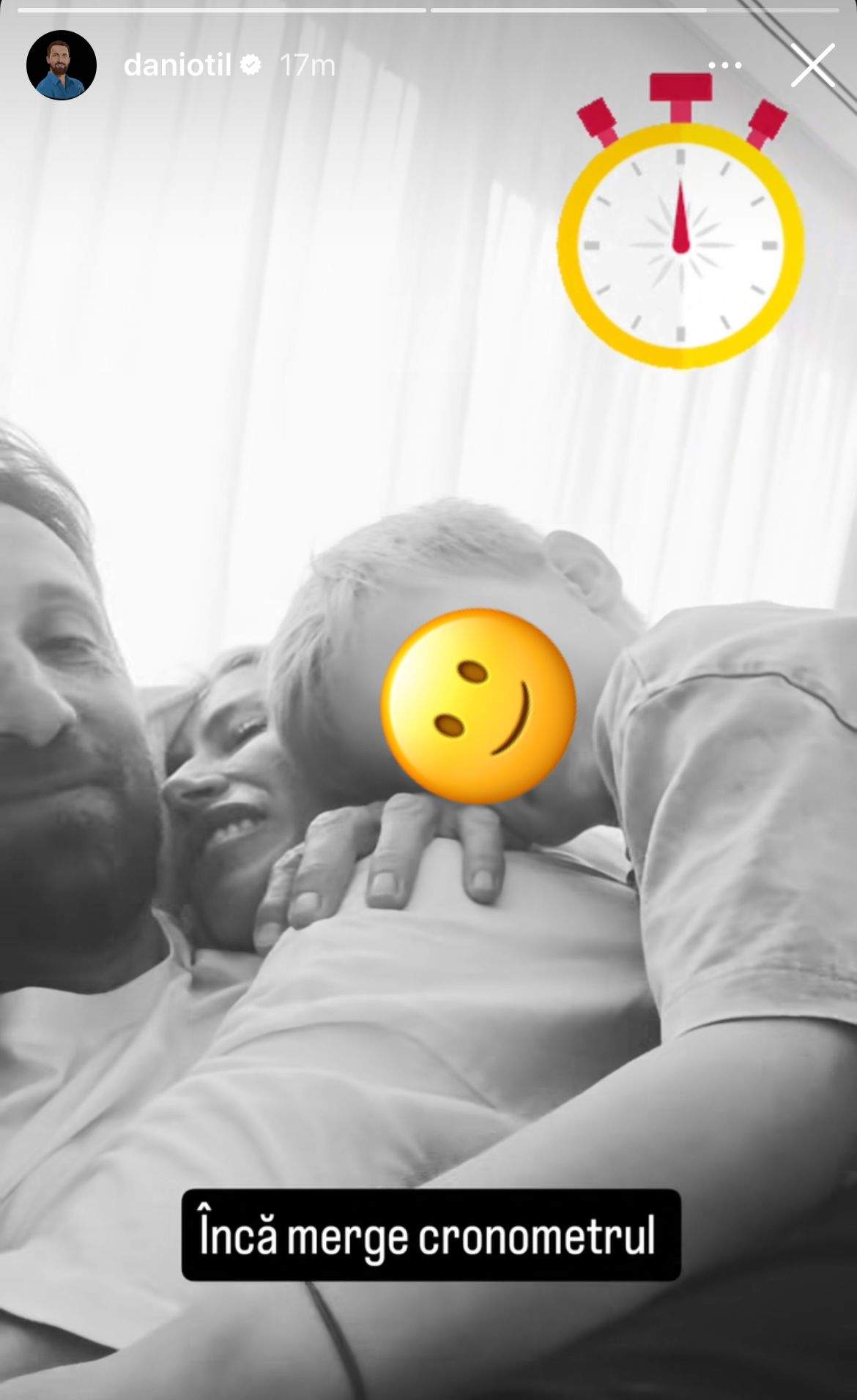 Dani Oțil și familia sa