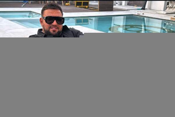 Costel Biju, la piscină