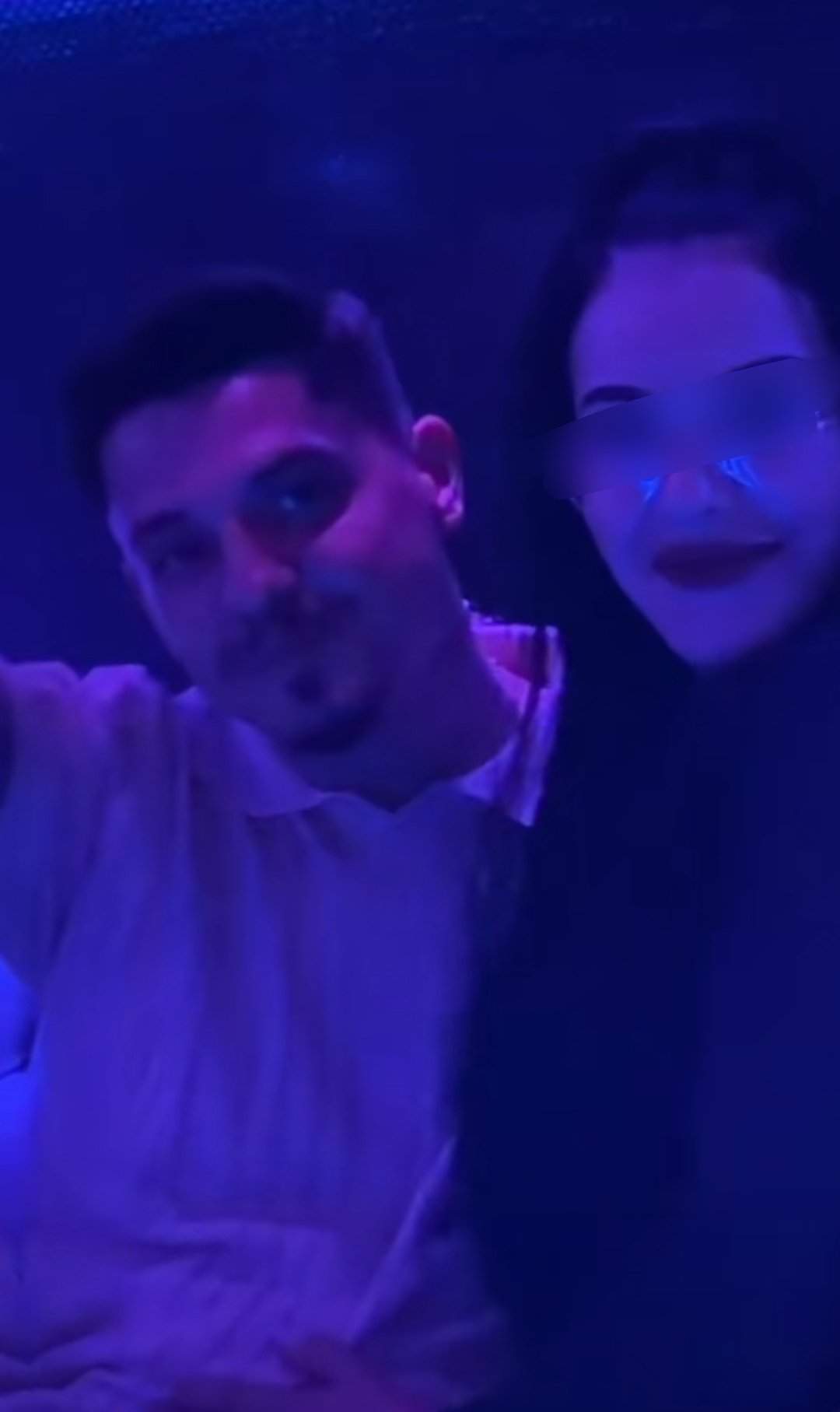Bogdan de la Ploiești și o brunetă