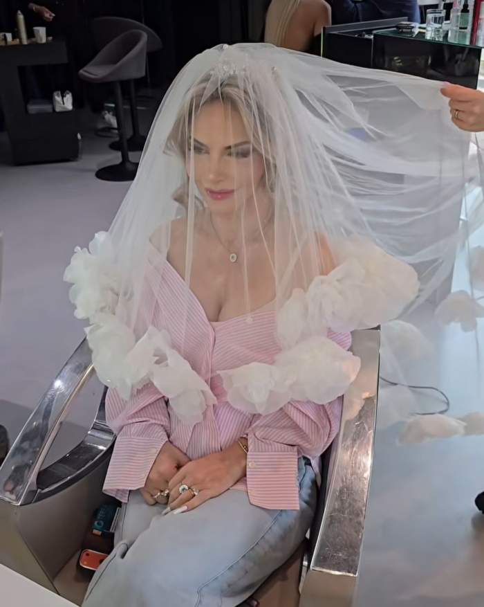Imagini de colecție de la nunta Nicoletei Scarlat și a lordului Răzvan Vasile de Brattleby! S-au căsătorit într-un cadru de poveste