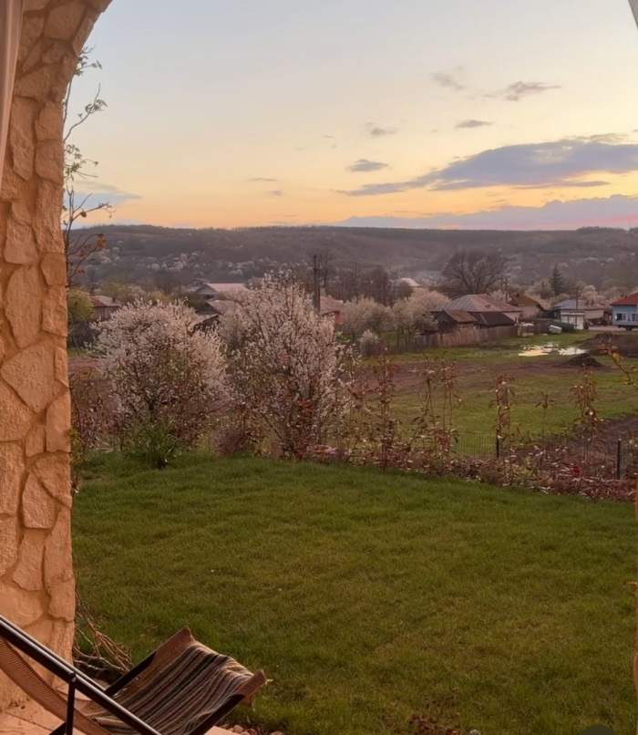 Noi imagini cu casa Adelei Popescu și a lui Radu Vâlcan de la Șușani! Nici nu zici că e în România