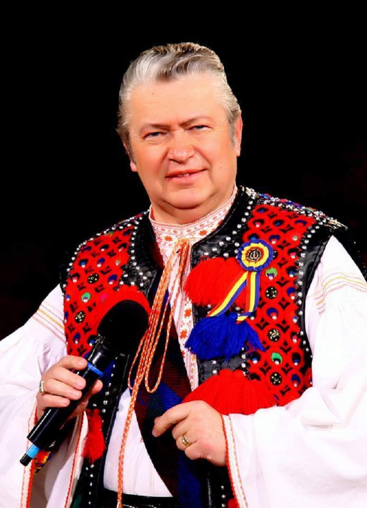 gheorghe turda in costum popular