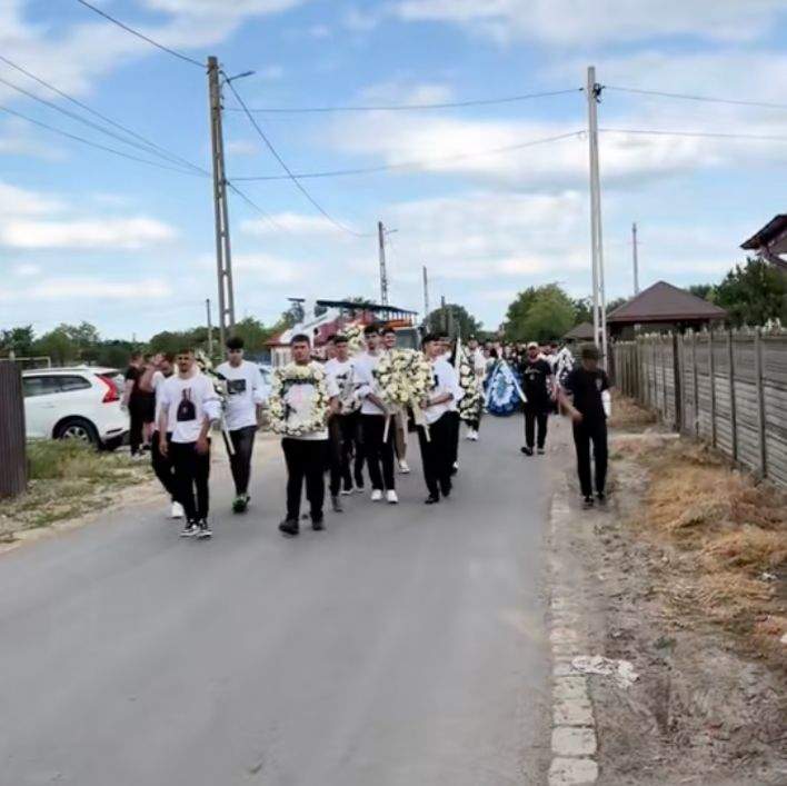 Tânărul de 19 ani care a murit în accidentul din Brăila a fost înmormântat