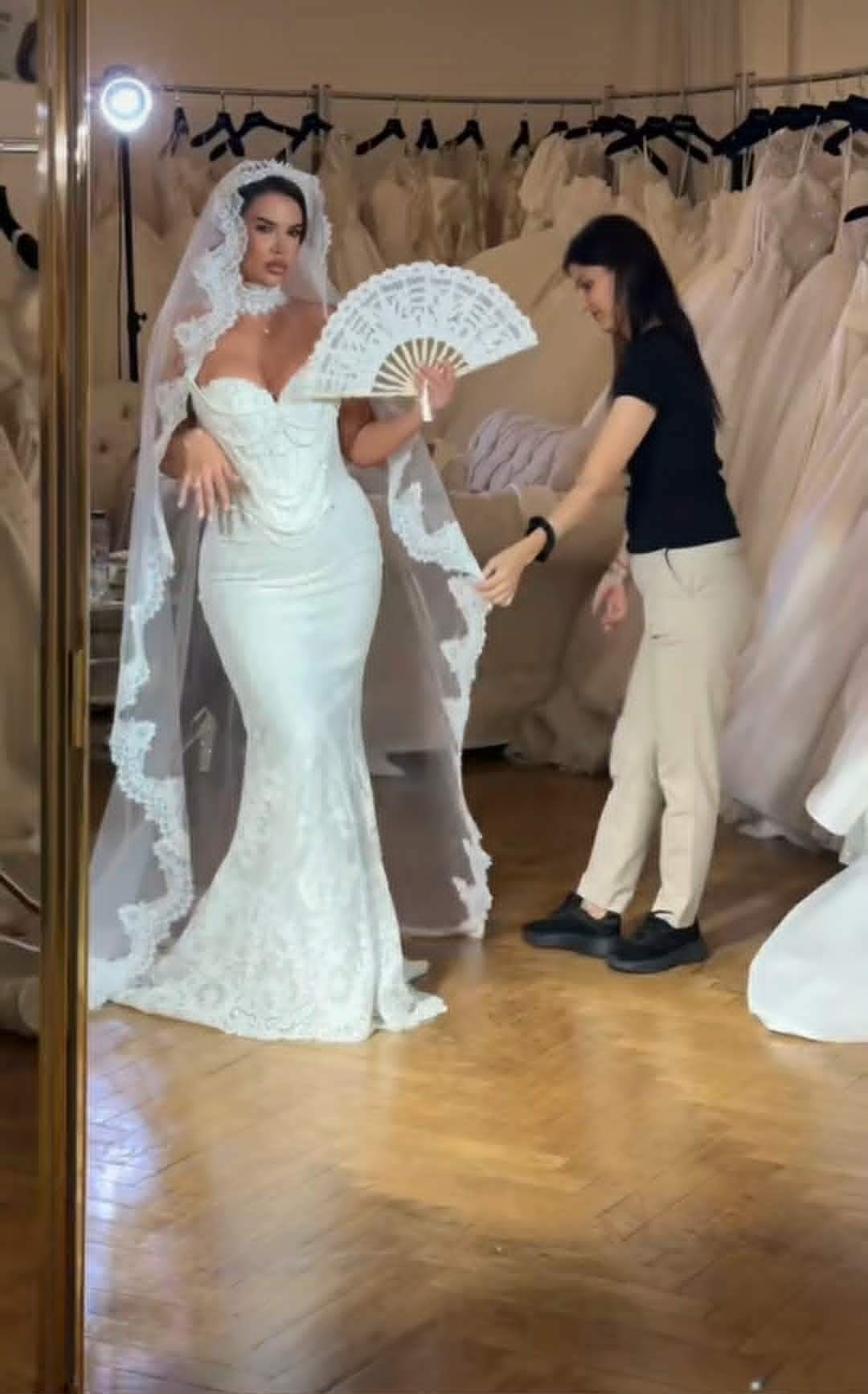 Andra Volos
