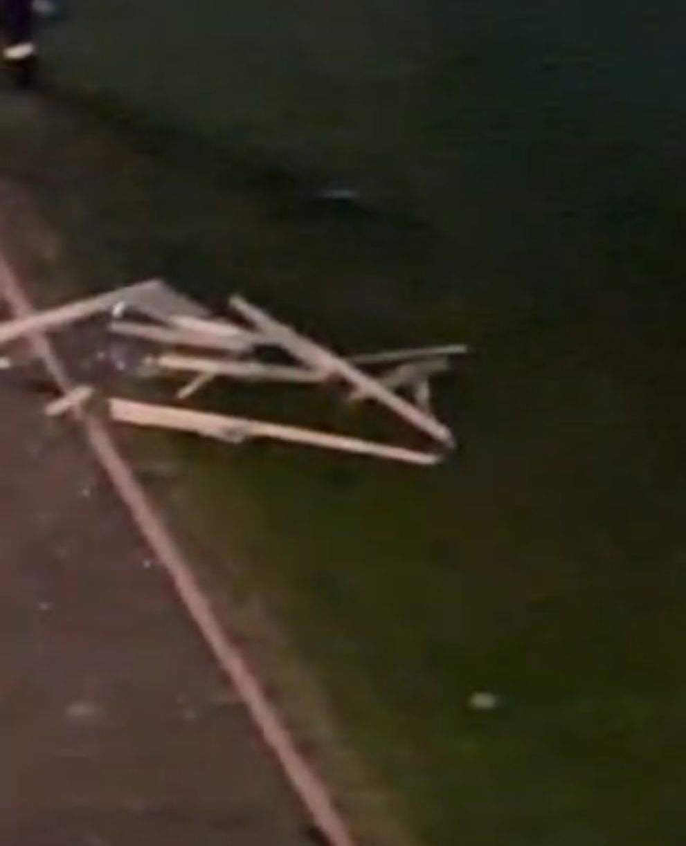 Clipe de groază în Galați, după ce o dronă rusească a căzut peste un bloc. Martorii, în stare de șoc: „Suntem speriați”