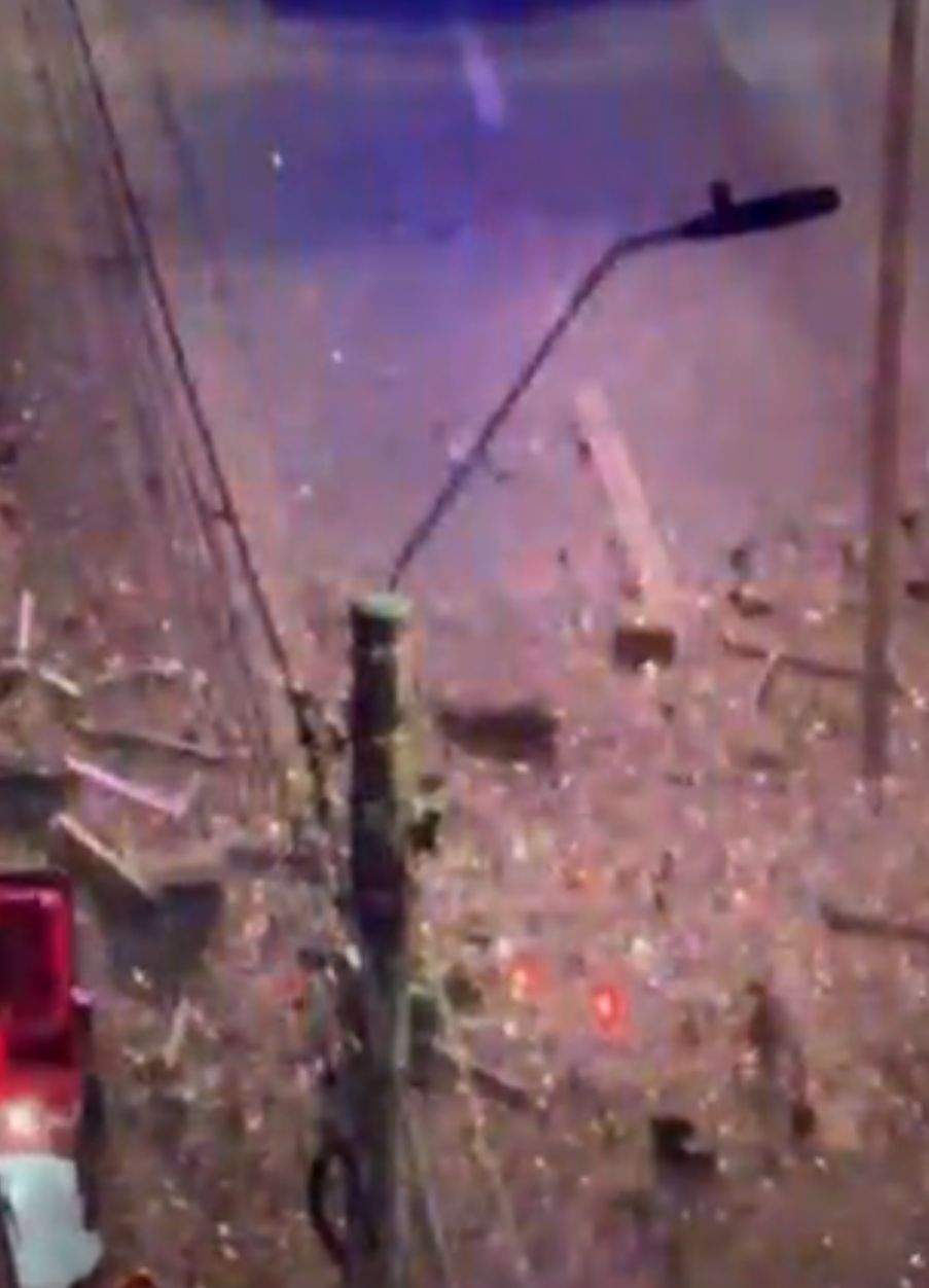 Clipe de groază în Galați, după ce o dronă rusească a căzut peste un bloc. Martorii, în stare de șoc: „Suntem speriați”