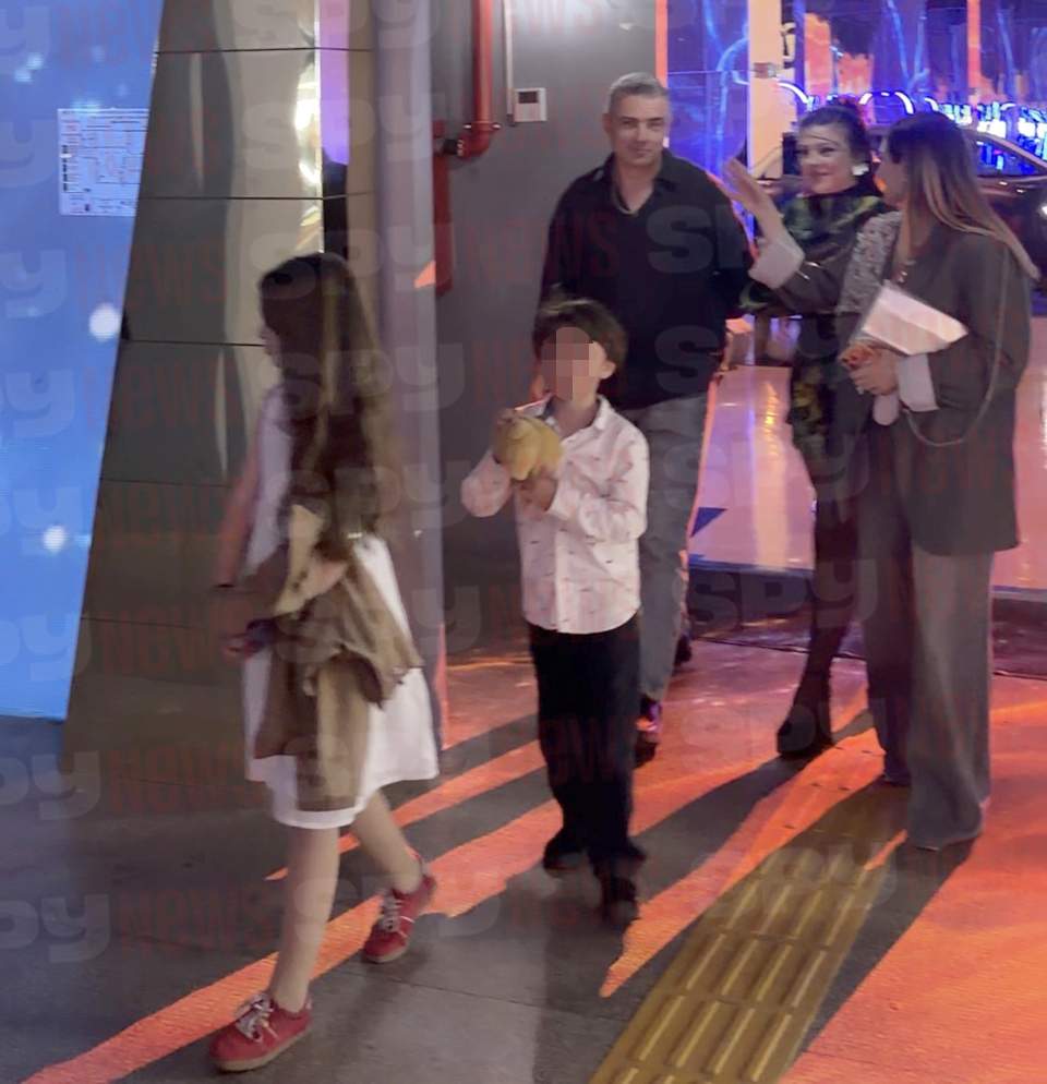 Cornel Ilie, apariție de senzație cu iubita actuală și copiii lui din fosta căsnicie! Au ieșit împreună, ca o familie | GALERIE FOTO
