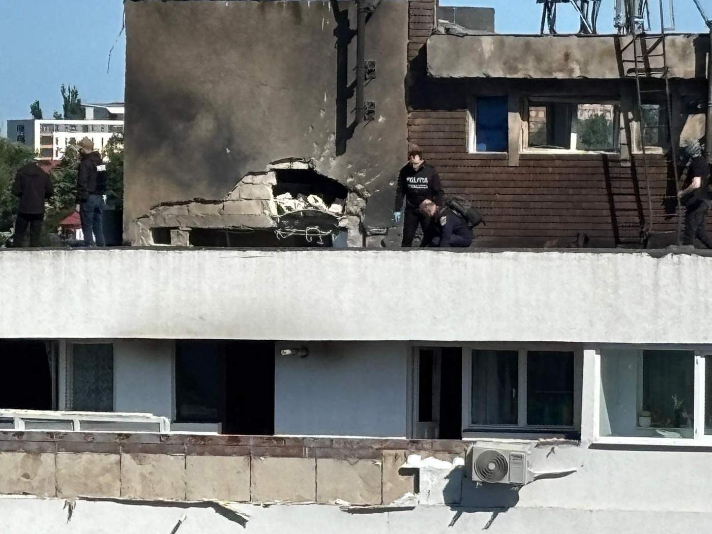 Cine va plăti pentru pagubele făcute de drona căzută pe blocul din Galați. Explozia a avariat grav un apartament