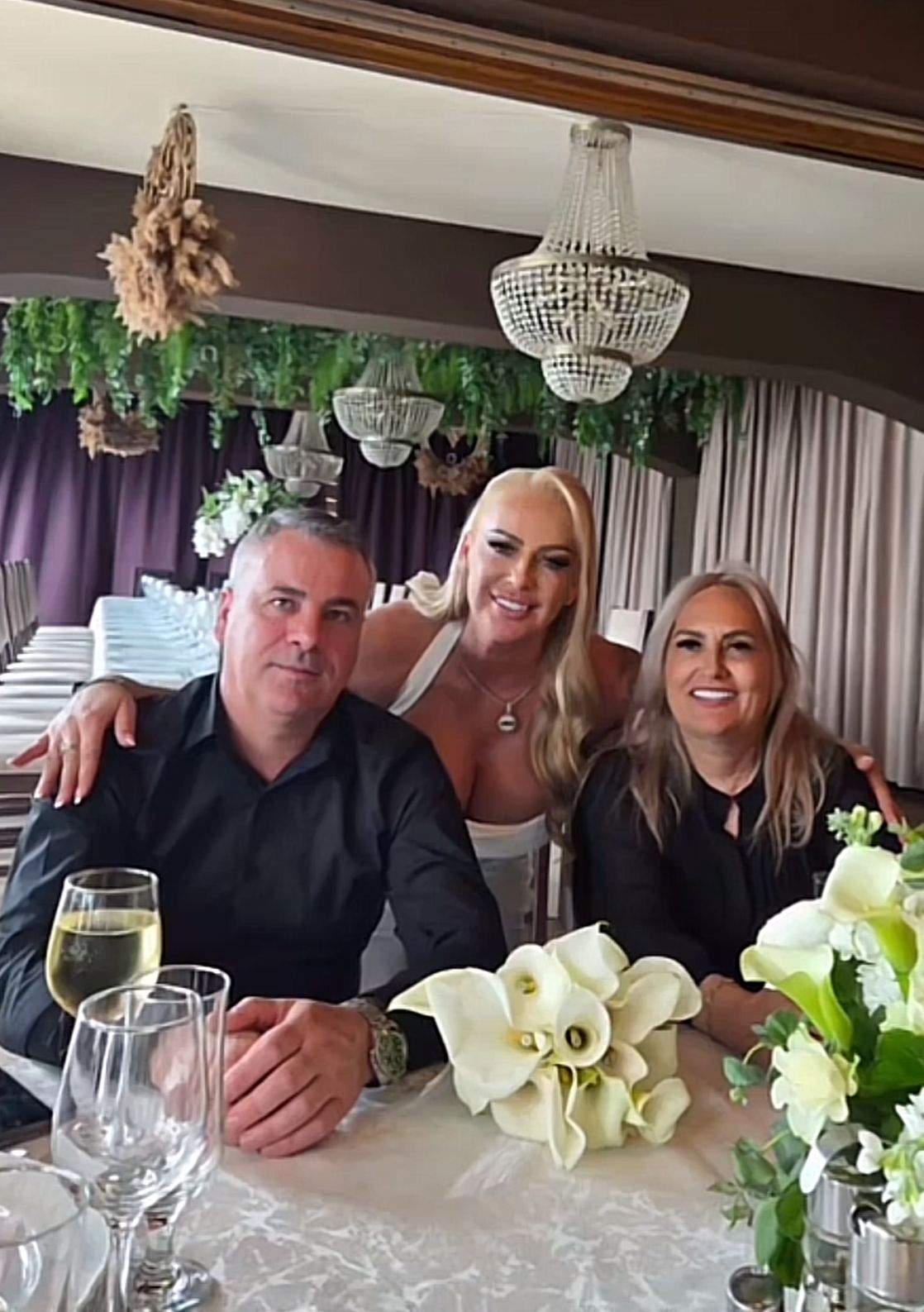 Unde a mers soția lui Bebino după cununia civilă. Interlopul nu a avut cum să o însoțească