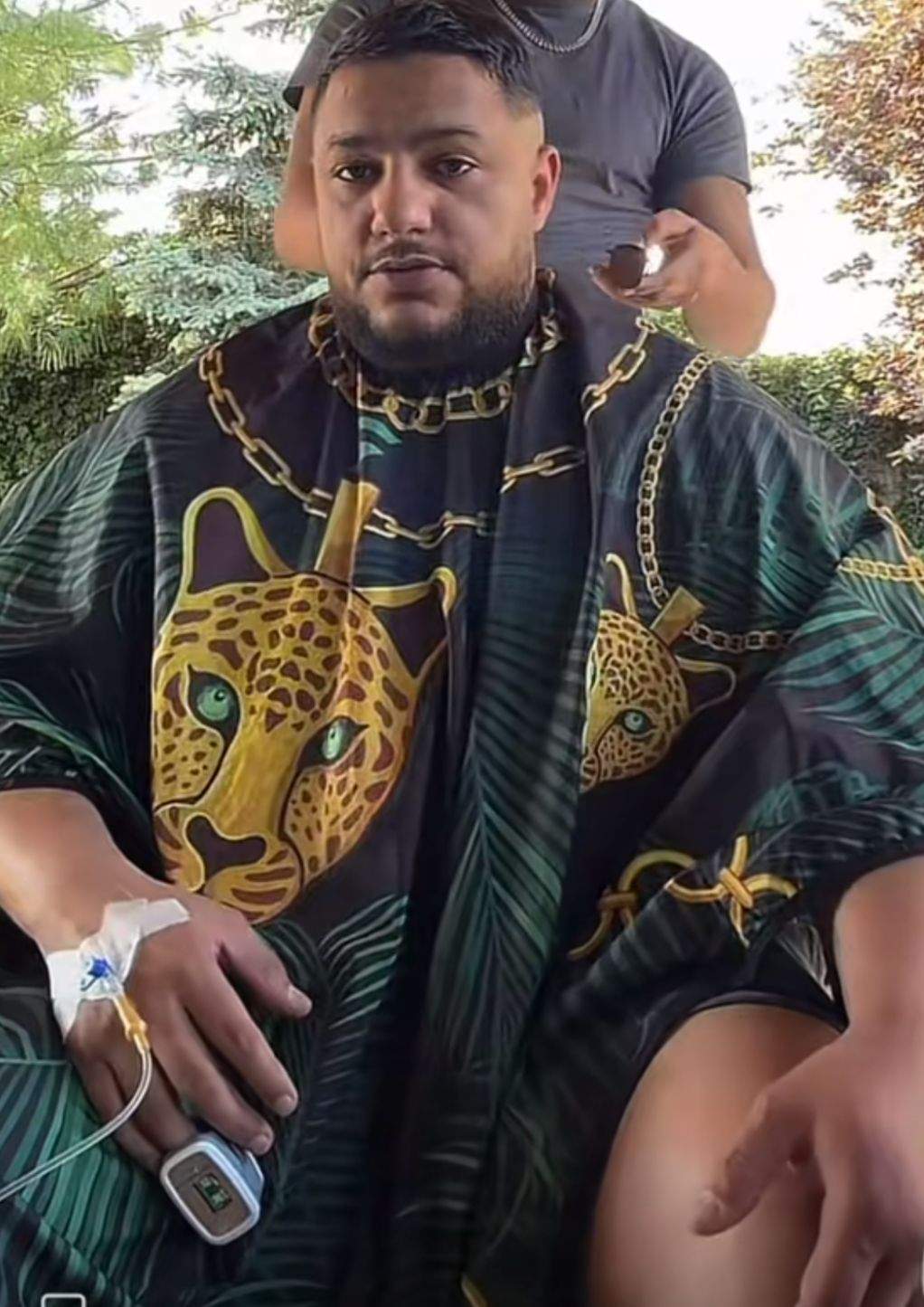 Alin Borcan, cu perfuzia la mână