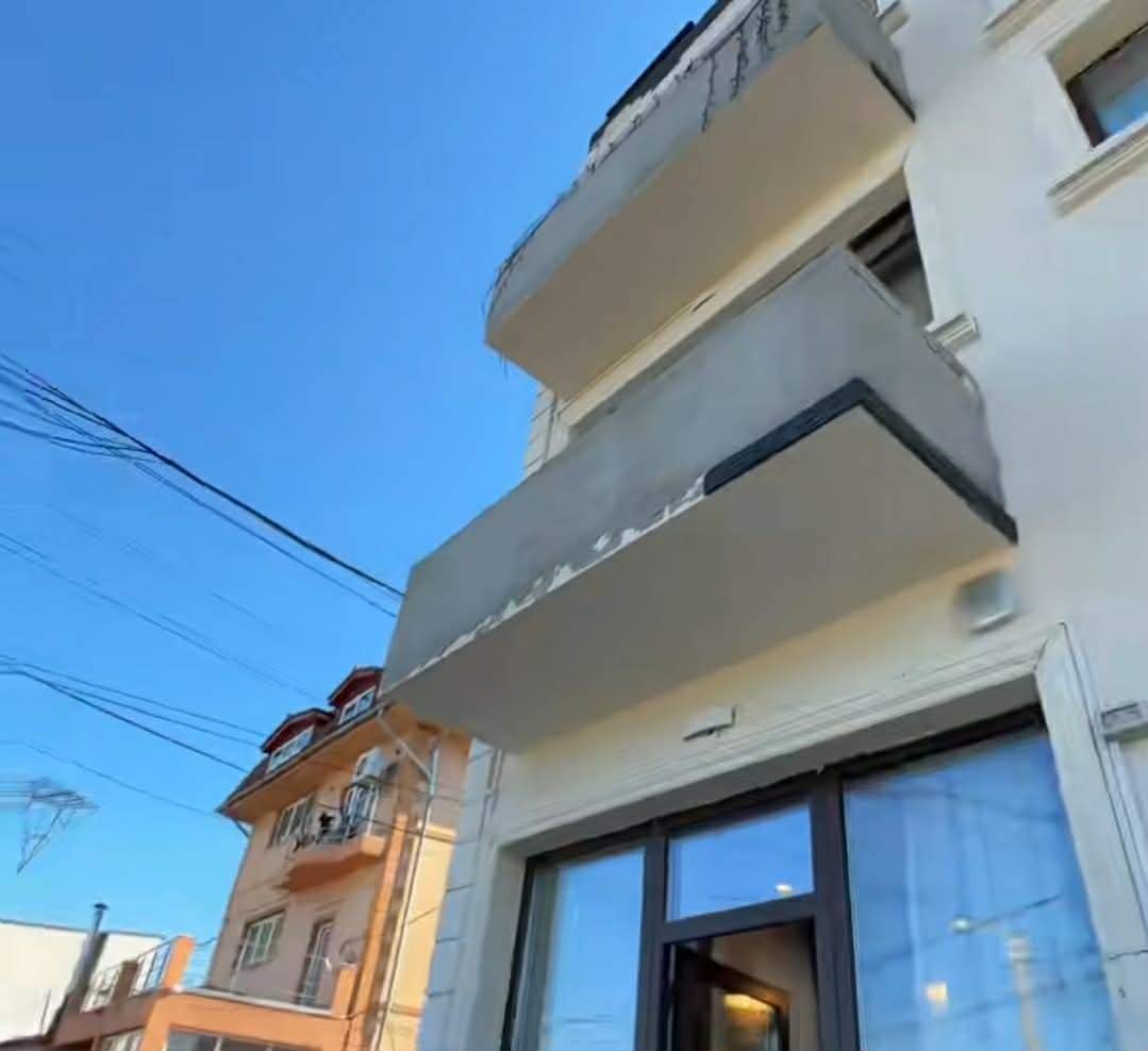 Tzancă Uraganu își vinde casa din București. Vila are 6 camere, 3 niveluri și se vinde complet mobilată