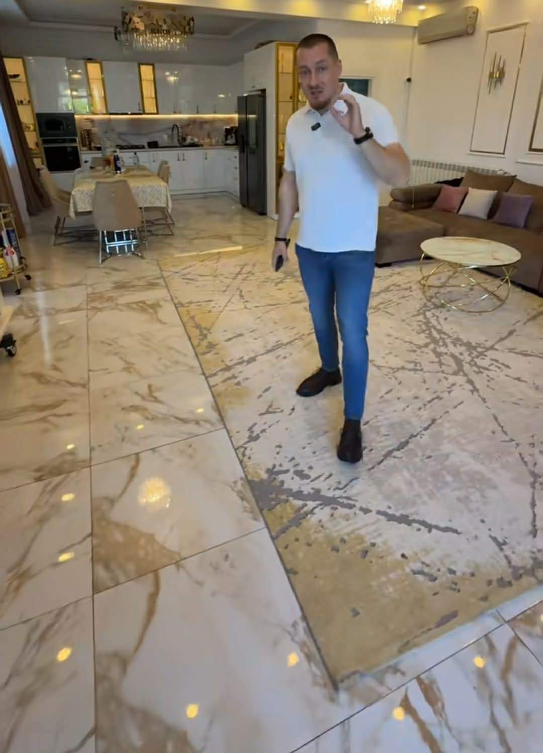 Tzancă Uraganu își vinde casa din București. Vila are 6 camere, 3 niveluri și se vinde complet mobilată