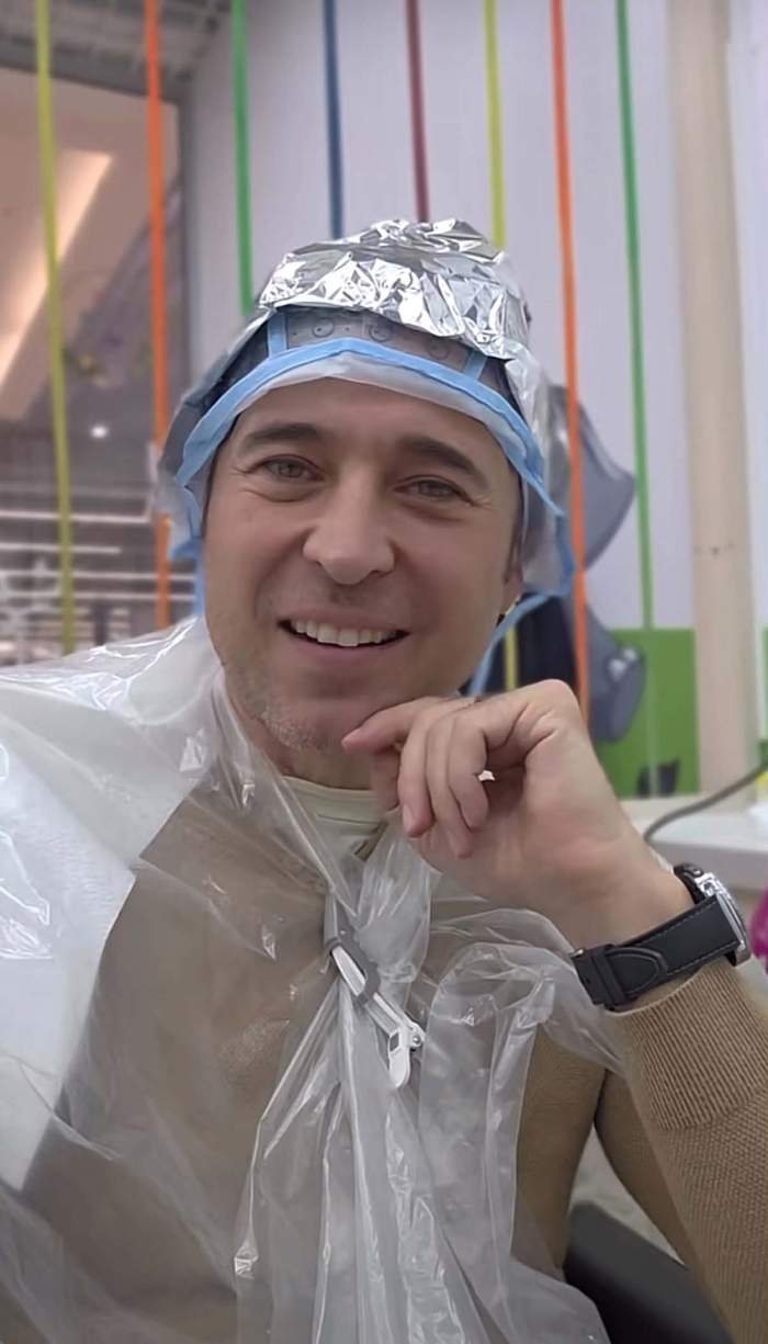 Dinu Maxer, pe scaunul hairstylistului. Ce schimbare a decis artistul să facă