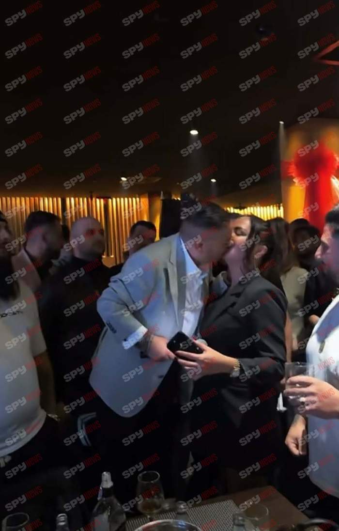 Adrian Minune, sărut pasional pe buze cu o altă domnișoară! Manelistul a fost prins în fapt din nou | VIDEO