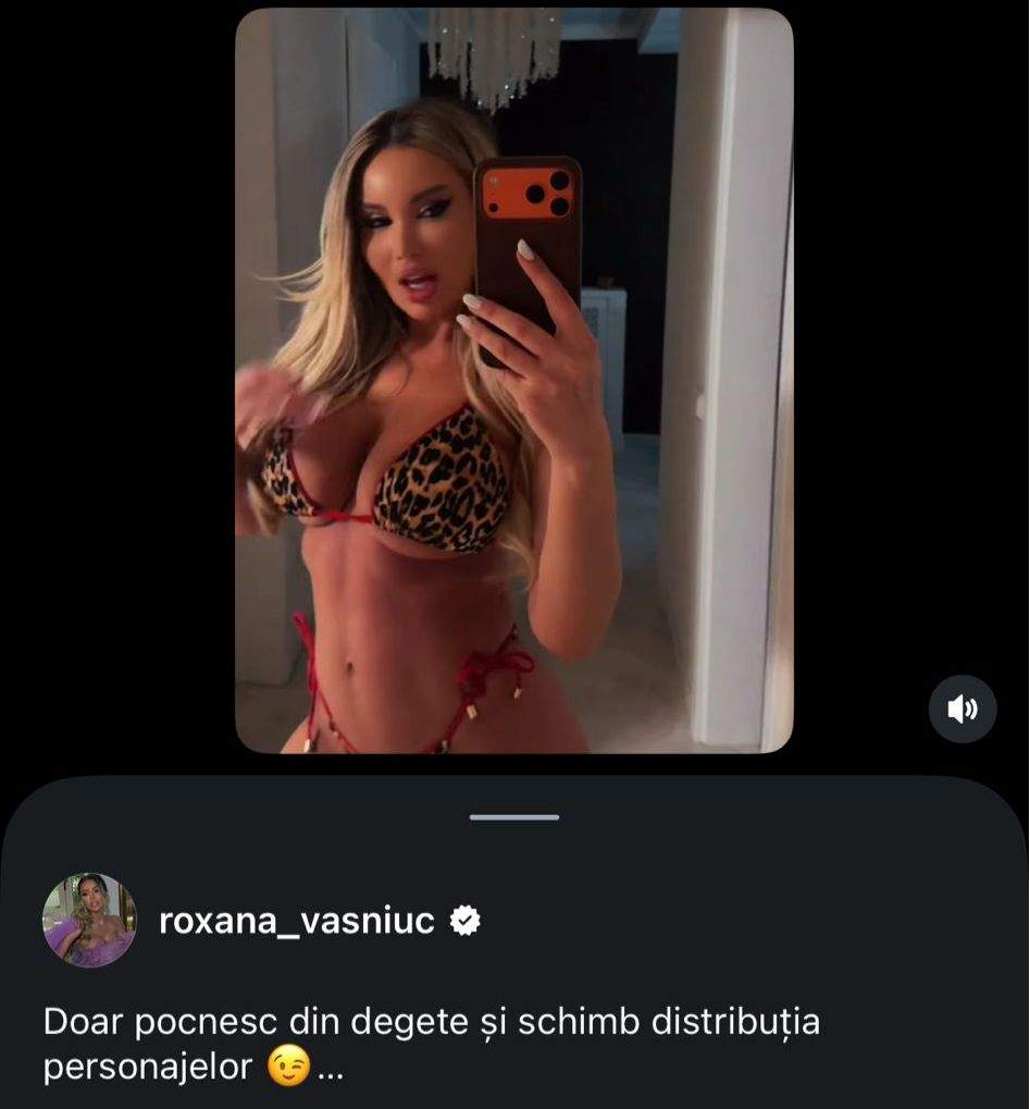 Roxana Vașniuc în costum de baie