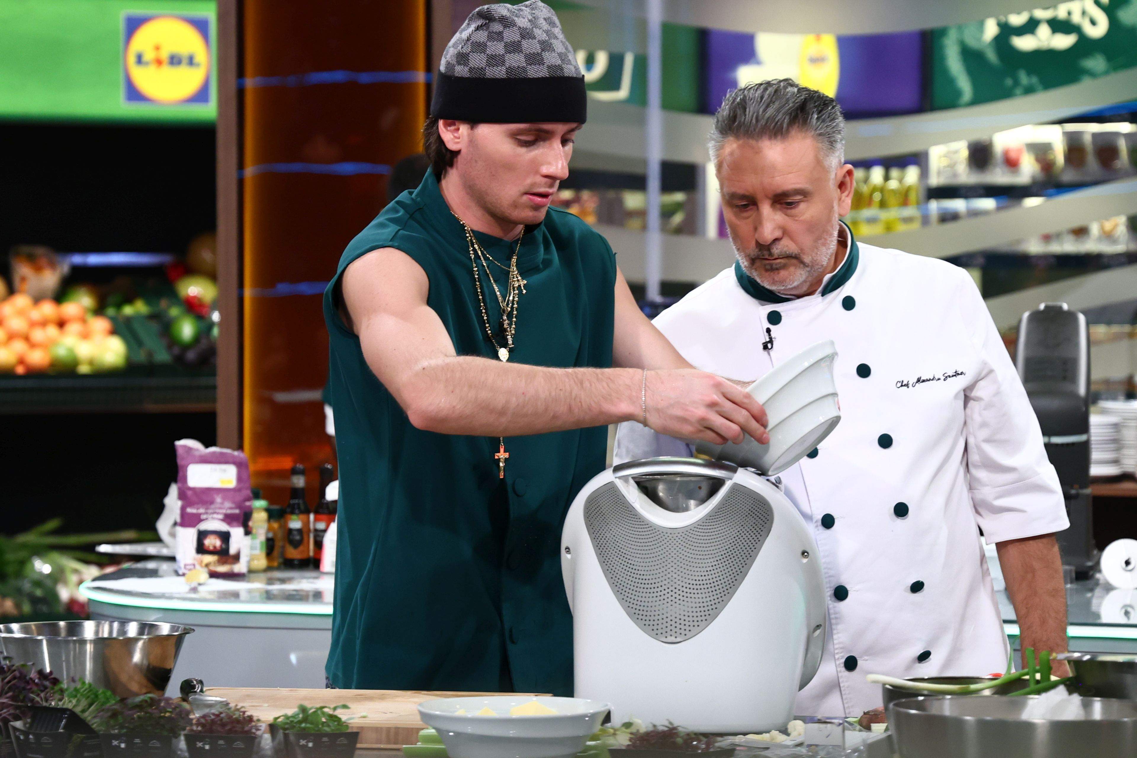 Chefi la cuțite, lider de audiență. Victorie pentru echipa verde ieri seară! Chef Ștefan face diseară un schimb de concurenți care naște tensiuni puternice