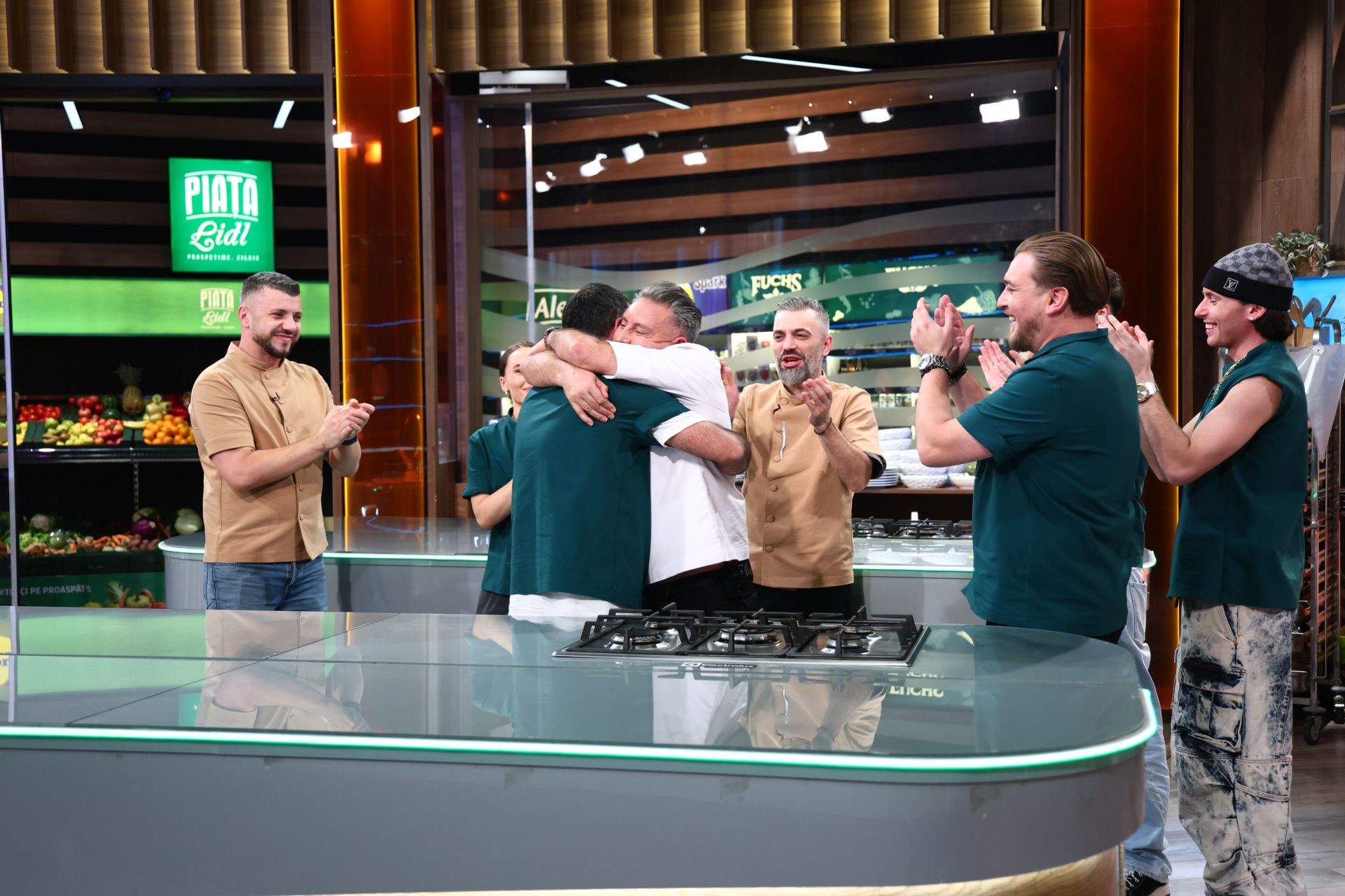 Chefi la cuțite, lider de audiență. Echipa bej, condusă de Chef Ștefan, a câștigat ieri battle-ul, iar Chef Sautner l-a salvat pe Florin Stamin de la eliminare