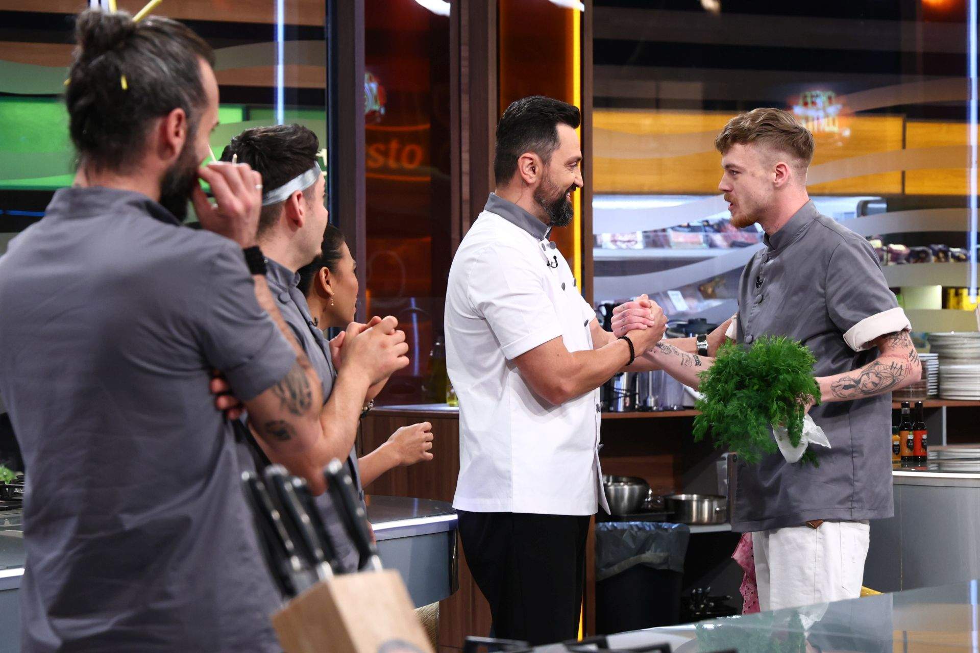 Chefi la cuțite, lider de audiență. Echipa bej, condusă de Chef Ștefan, a câștigat ieri battle-ul, iar Chef Sautner l-a salvat pe Florin Stamin de la eliminare