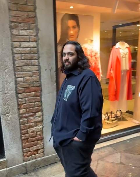 Un bărbat din Ilfov l-a întâlnit pe Ambani, milionarul la nunta căruia a cântat Rihanna, și l-a filmat. Reacția magnatului