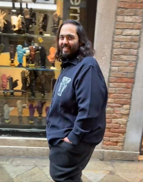 Un bărbat din Ilfov l-a întâlnit pe Ambani, milionarul la nunta căruia a cântat Rihanna, și l-a filmat. Reacția magnatului