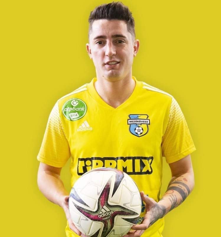 steliano filip in galben imbracat