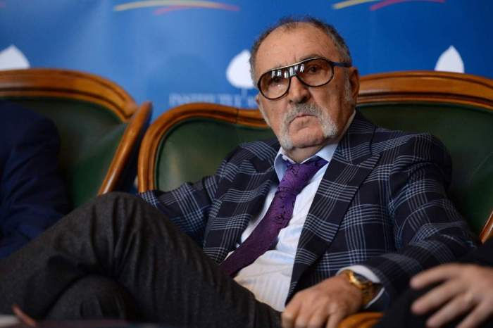 Ion Ţiriac, îmbrăcat la costum