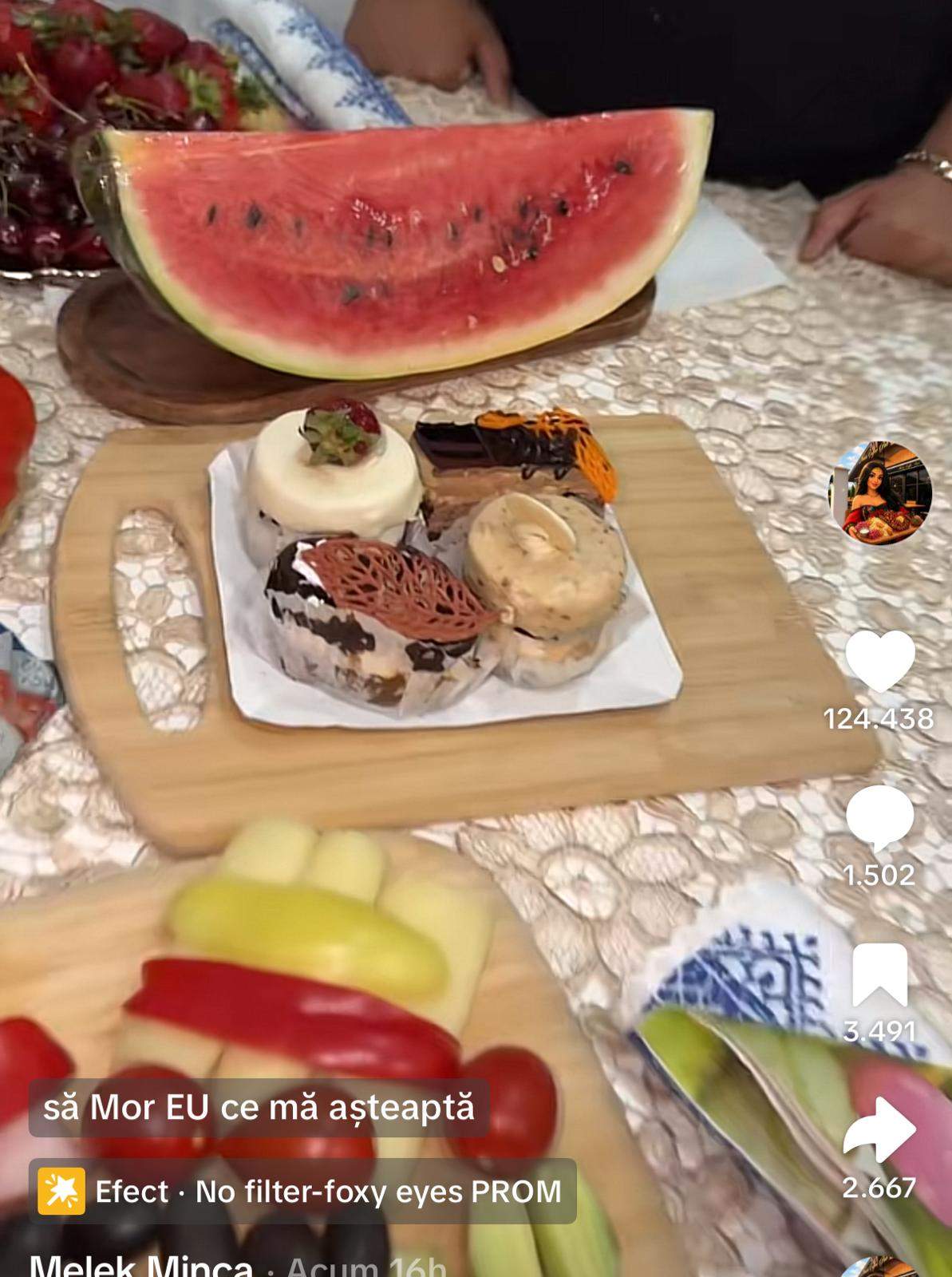 Masă Melek