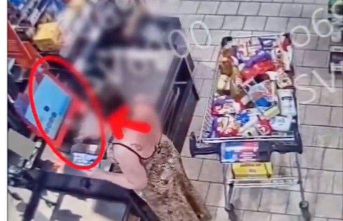 Femeie din Brașov, prinsă în flagrant, în supermarket! A încercat să plece acasă cu produse în valoare de 3.000 de lei