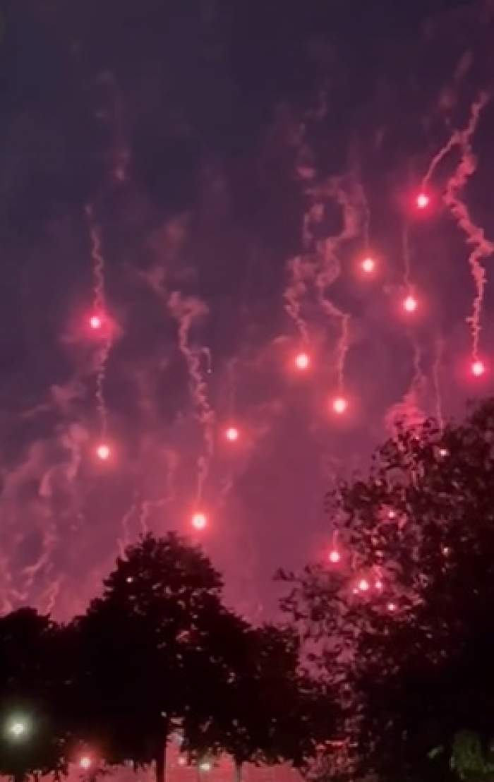 Fenomenul ciudat care a stârnit panică! Mai multe obiecte luminoase au căzut din cer și au aprins incendii