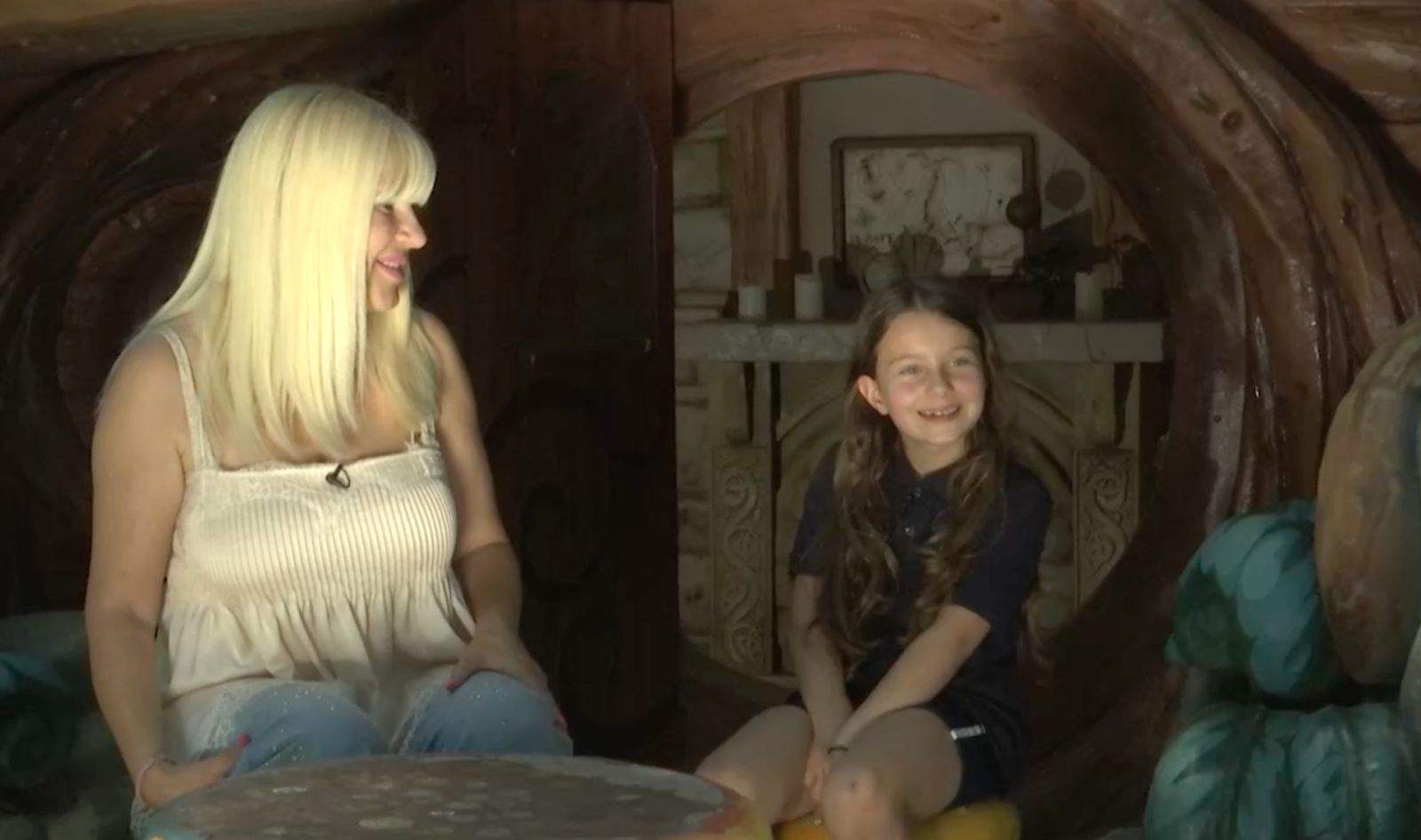 Elena Udrea și fiica ei, interviu pentru Știrile Antena Stars