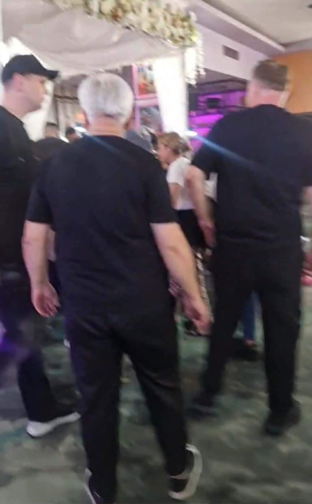 Imaginile durerii de la priveghiul lui Memiș Selciuc! Oamenii sunt copleșiți de suferință | FOTO
