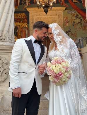 Ce au mâncat invitații Simonei Trașcă și ai lui Marian Buzilă la nunta lor. Ce spune blondina despre dar