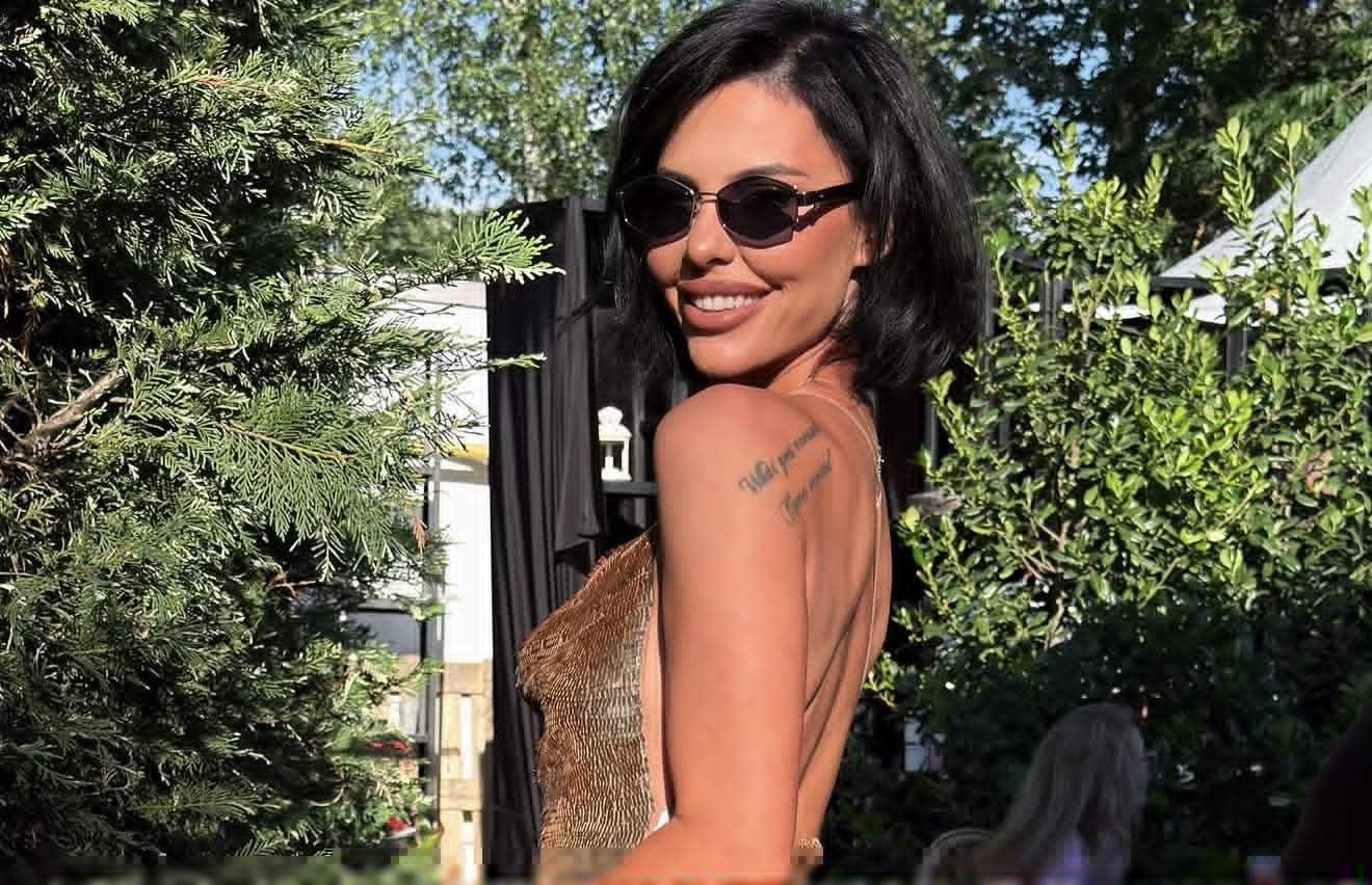 Andreea Popescu sexy