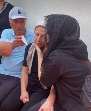 Imagini sfâșietoare de la înmormântarea actriței Ece Irtem! Mama tinerei a leșinat în timpul ceremoniei