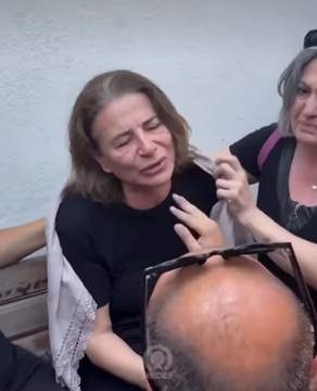 Imagini sfâșietoare de la înmormântarea actriței Ece Irtem! Mama tinerei a leșinat în timpul ceremoniei