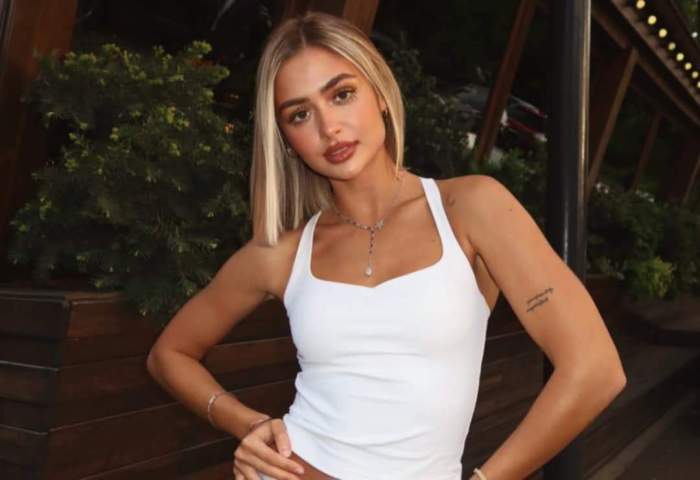 iuliana beregoi in tricou alb