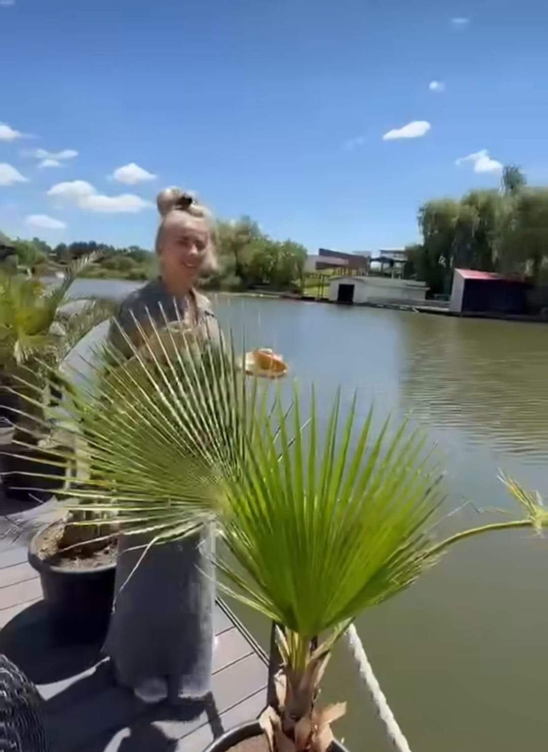 Cum arată terasa de lux a Anamariei Prodan. Impresara are o casă fabuloasă în Snagov | FOTO