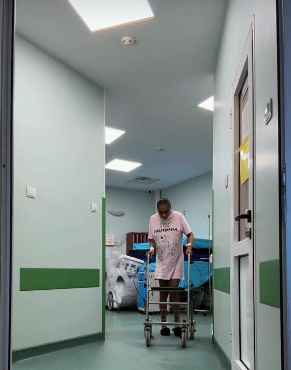 Laurette a ajuns din nou la spital! Starea ei s-a înrăutățit după ultima operație suferită
