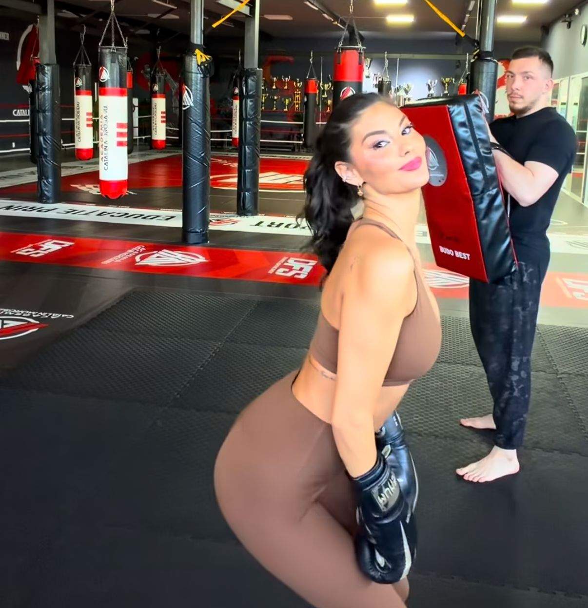 Ramona Olaru și Mihai Zmărăndescu, la sală