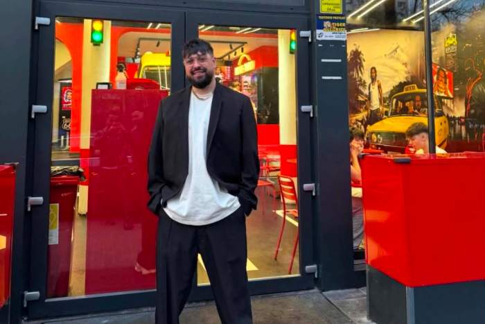 Restaurantul unui vlogger celebru din România a luat foc. Primele imagini de la fața locului