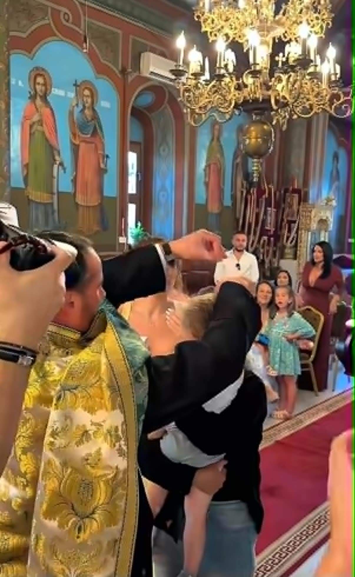 Laurențiu Reghecampf și Corina Caciuc își botează copilul. Primele imagini