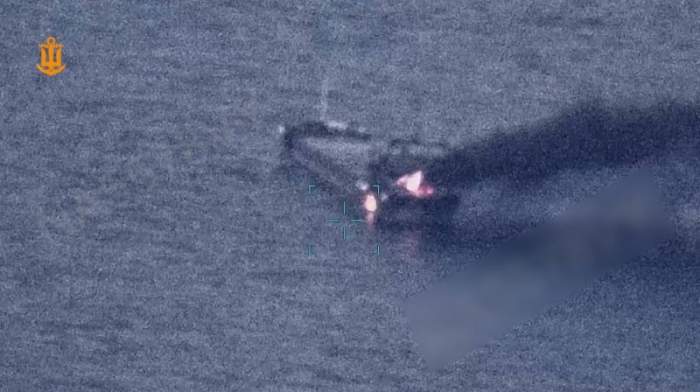 O dronă rusească a lovit un cargou în Marea Neagră, provocând un incendiu. O persoană a murit