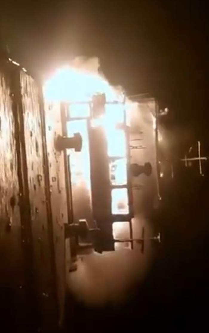 O dronă rusească a lovit un cargou în Marea Neagră, provocând un incendiu. O persoană a murit