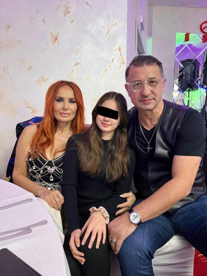 daniela gyorfi cu sotul si fiica lor
