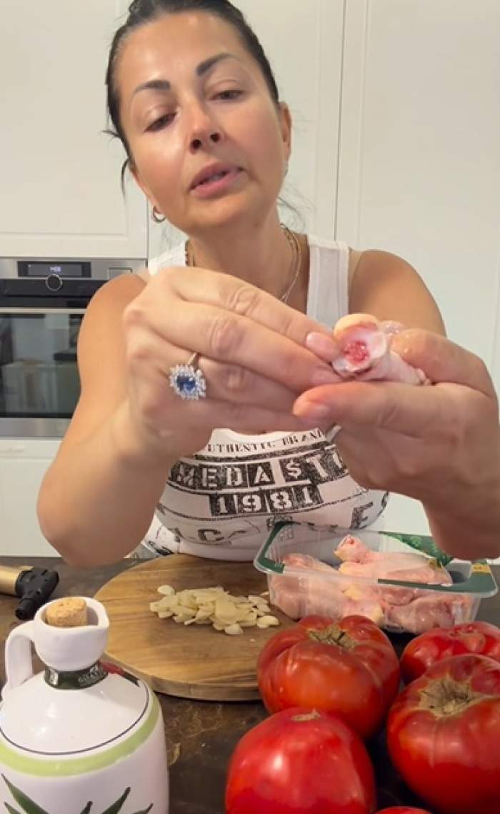 Gabriela Cristea a dezvăluit rețeta ei specială de ostropel de pui. Vedeta a explicat totul pas cu pas