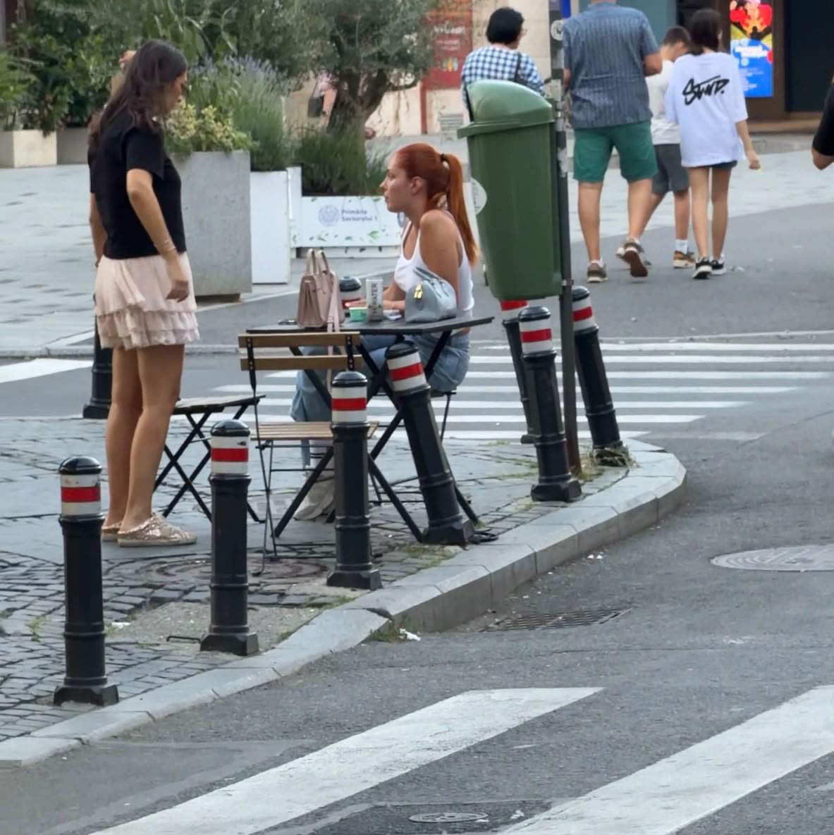 Ce face soția milionarului Zed atunci când nu trăiește pe lux și opulență! Cum a fost surprinsă Alina