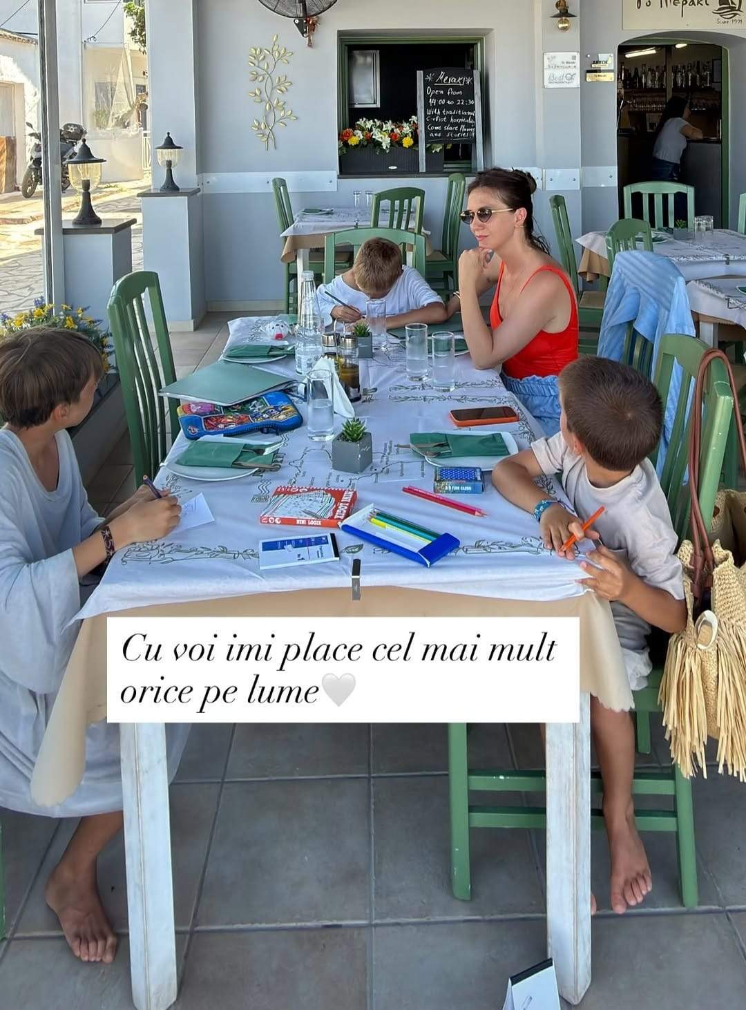 Adela Popescu și copiii ei