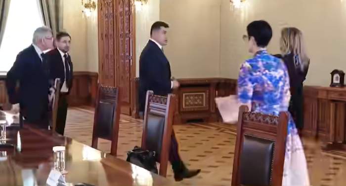 De ce a ridicat Delia Dinu de la masă delegația AUR. Care sunt regulile la Cotroceni