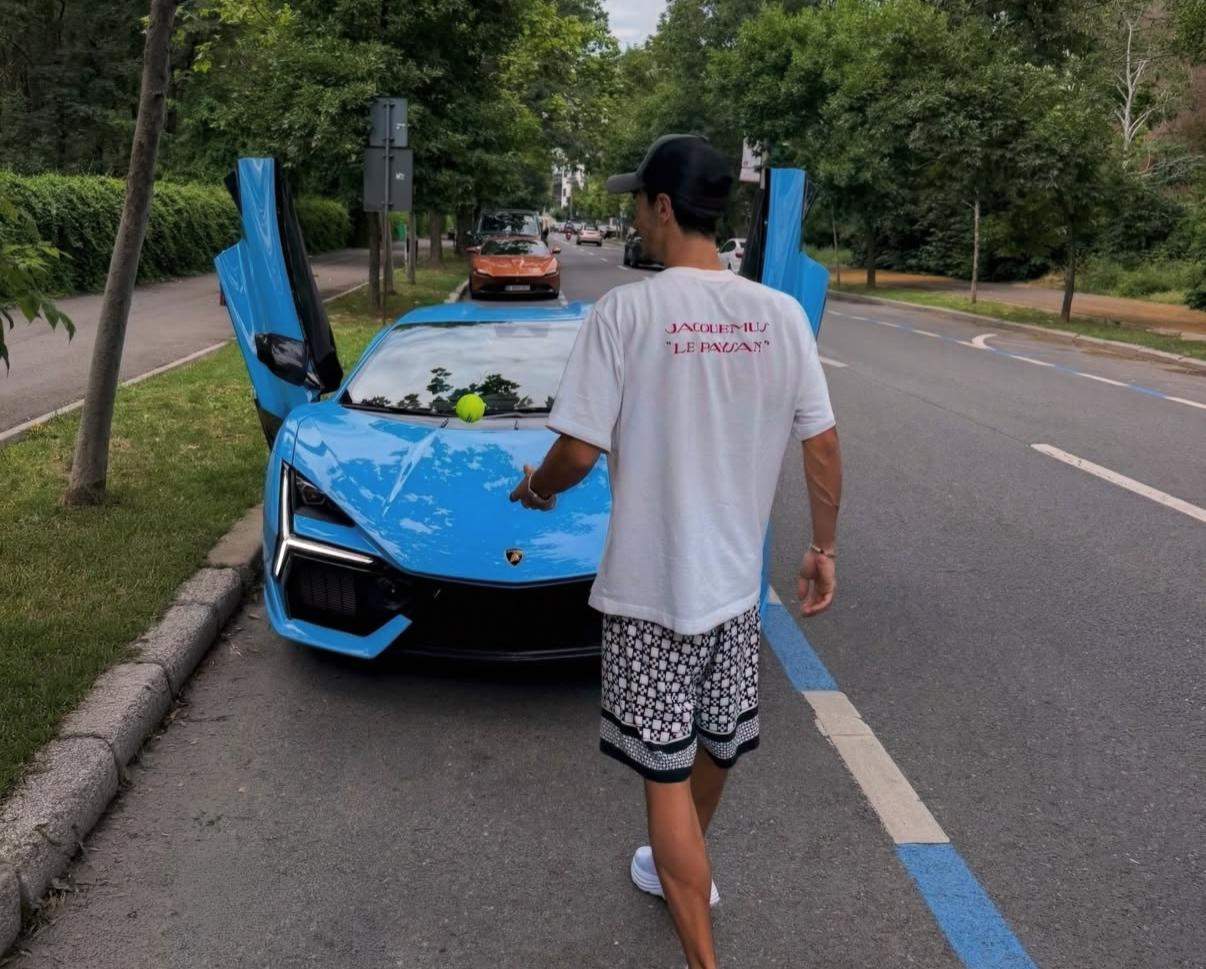 Sebastian Dobrincu, cu noua mașină